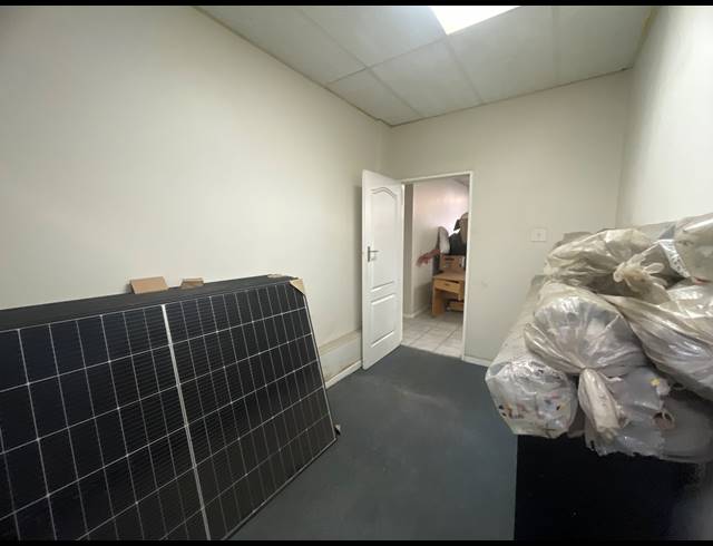 260M² BUSINESS TO LET IN CONGELLA